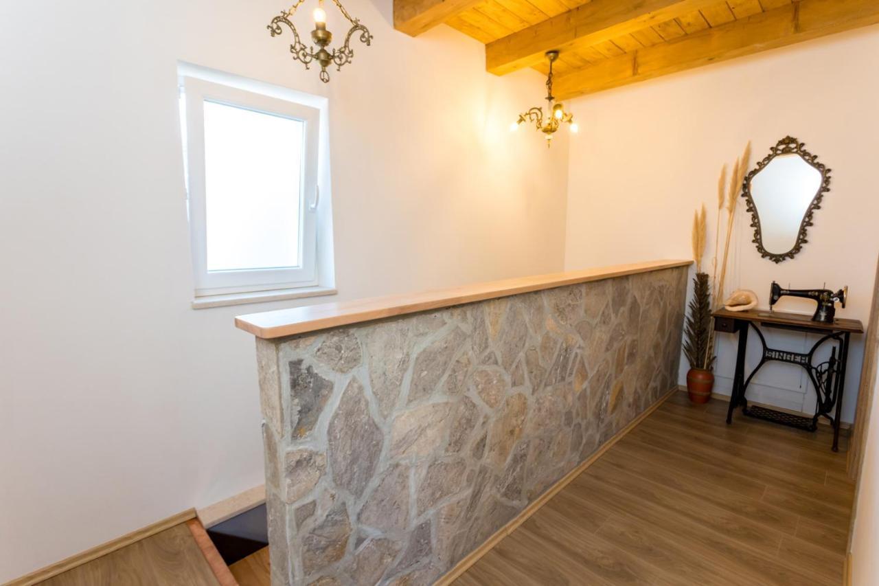 Villa Adastra Malinska Ngoại thất bức ảnh